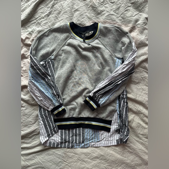BCBGMaxAzria Sweaters - BCBG Max Azria Layered Sweatshirt Stripe Shirt Hem Pullover Gray XS Sport